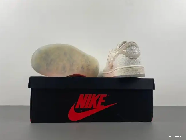 Reps LUCY Paul Low Retro Chris Jordan FZ0455-200 OG 1 0428